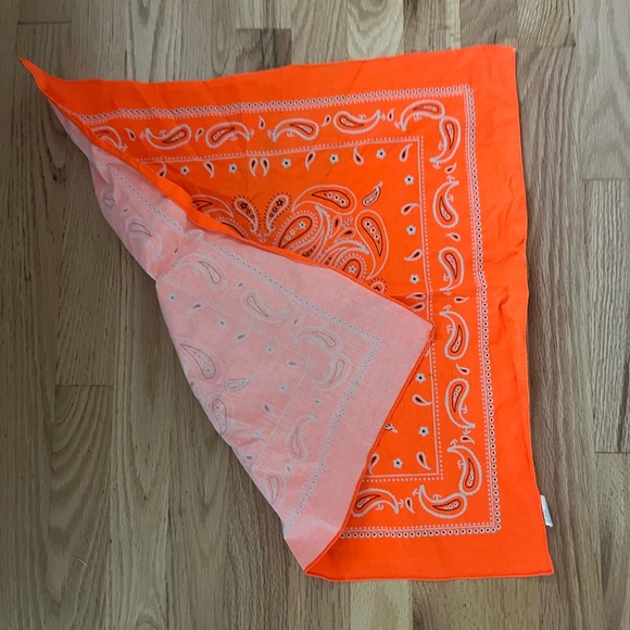Bandana - Picture 2 of 2
